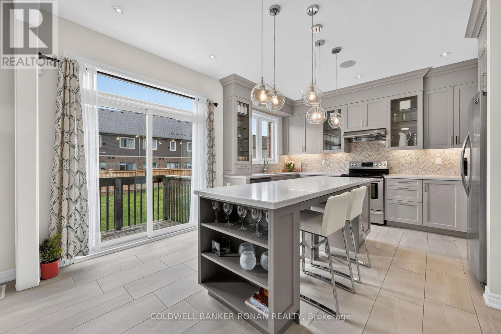 120 LORNE THOMAS PLACE - 12