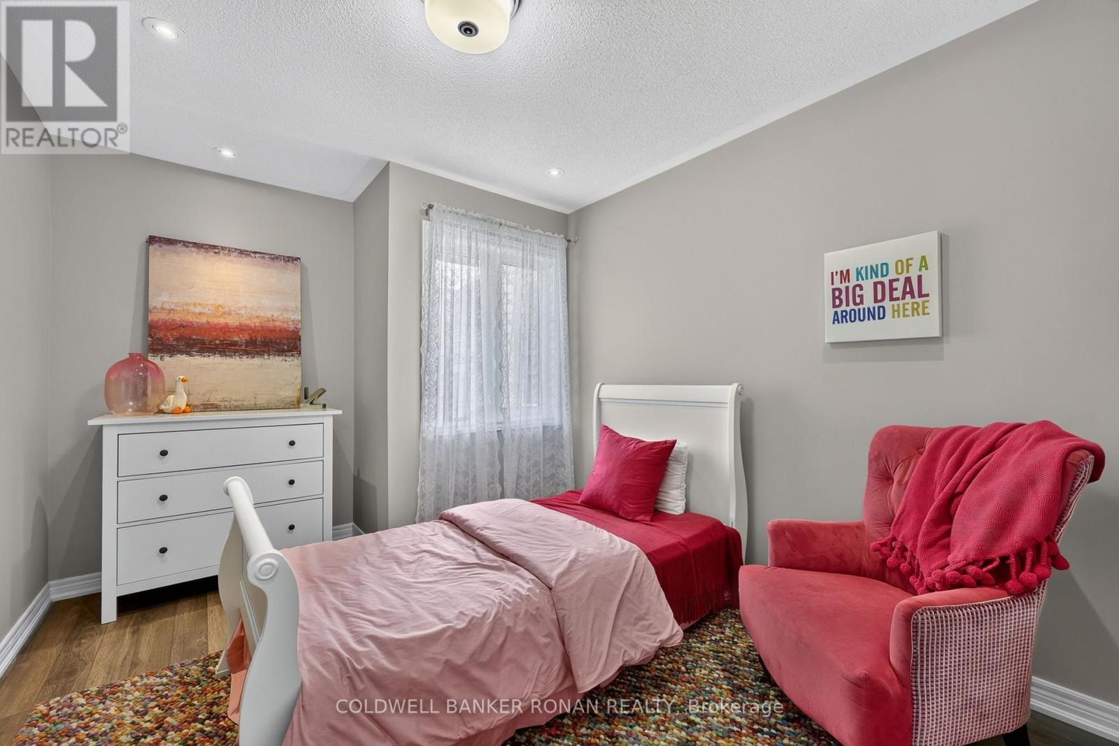 120 LORNE THOMAS PLACE - 28