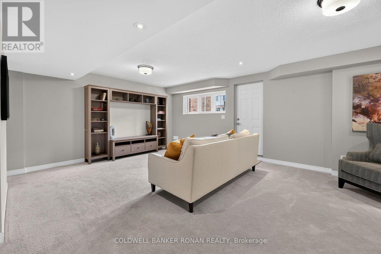 120 LORNE THOMAS PLACE - 35