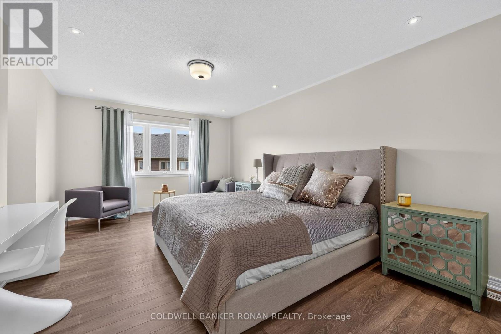 120 LORNE THOMAS PLACE - 30