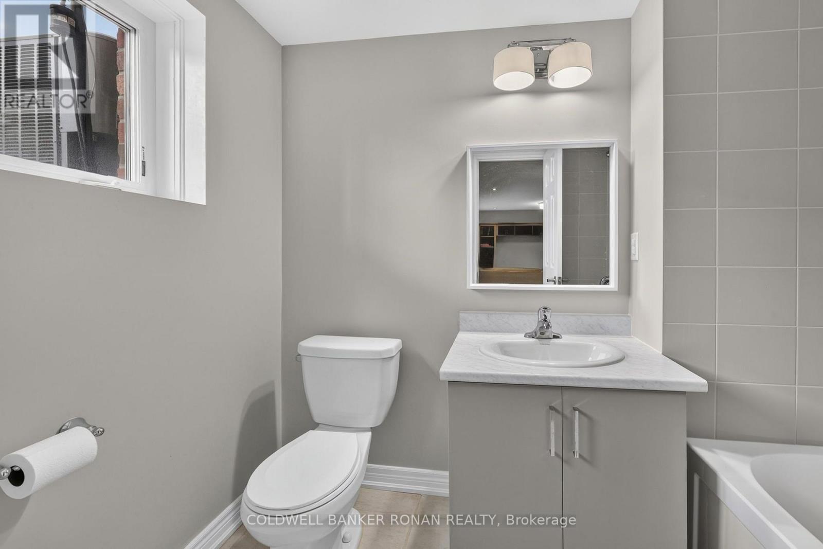 120 LORNE THOMAS PLACE - 37