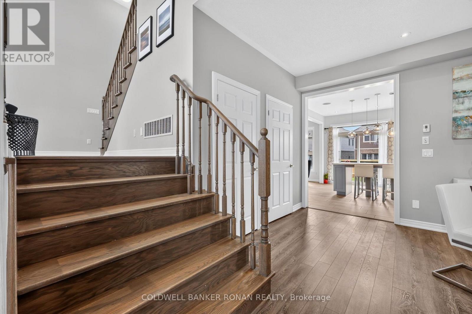 120 LORNE THOMAS PLACE - 7