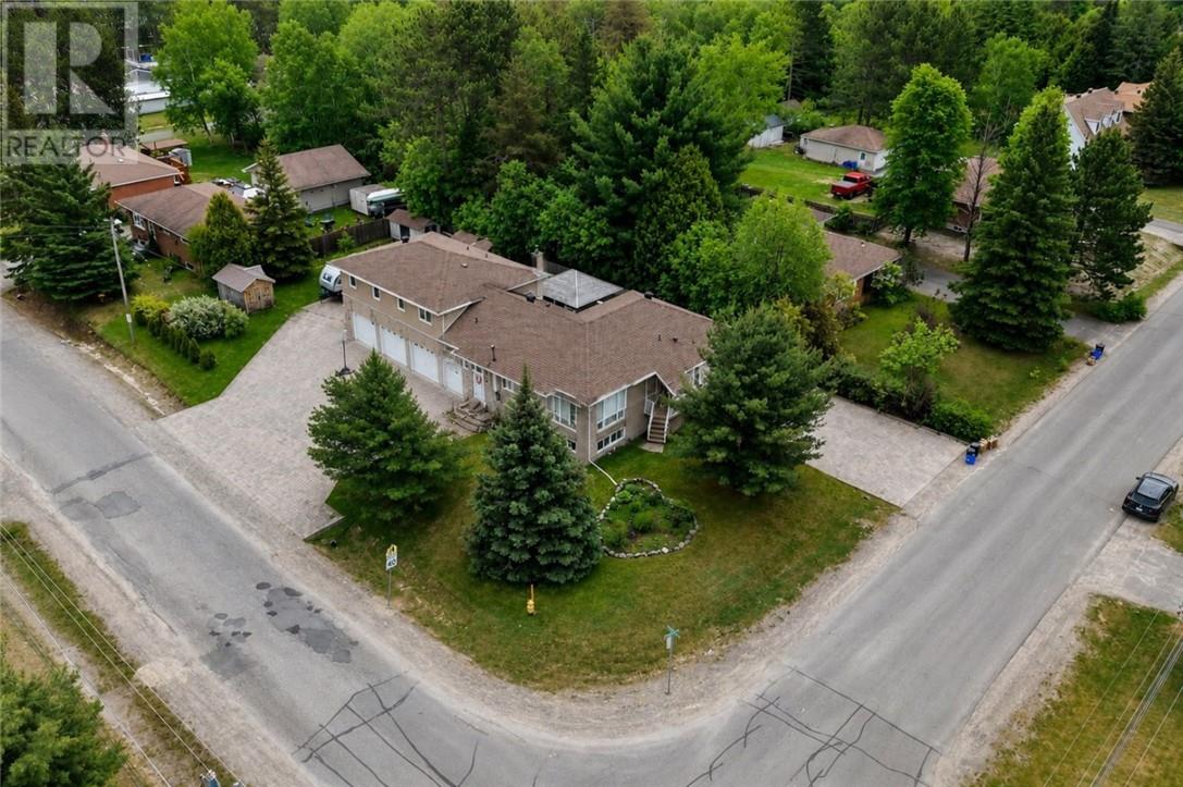 4560 Chenier - Image 4