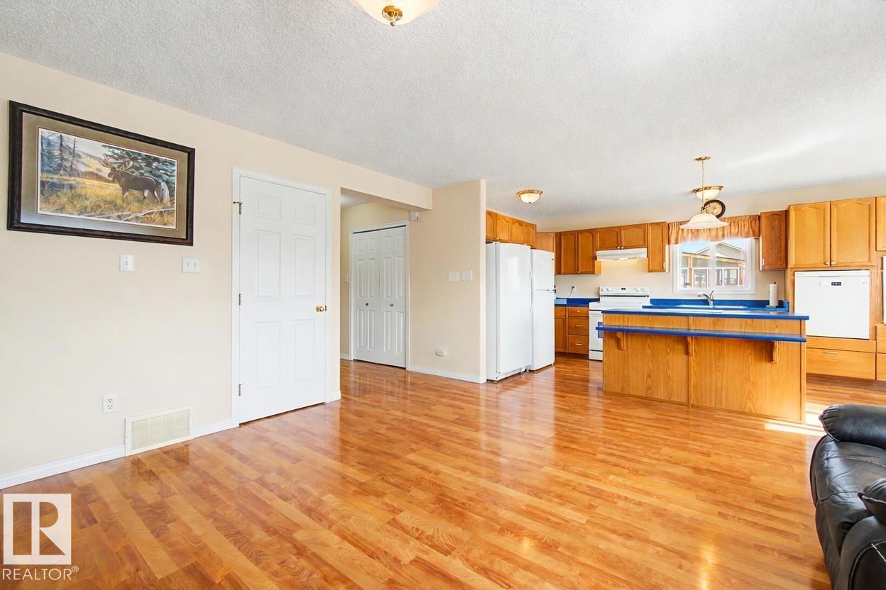 3203 23 ST NW - 16