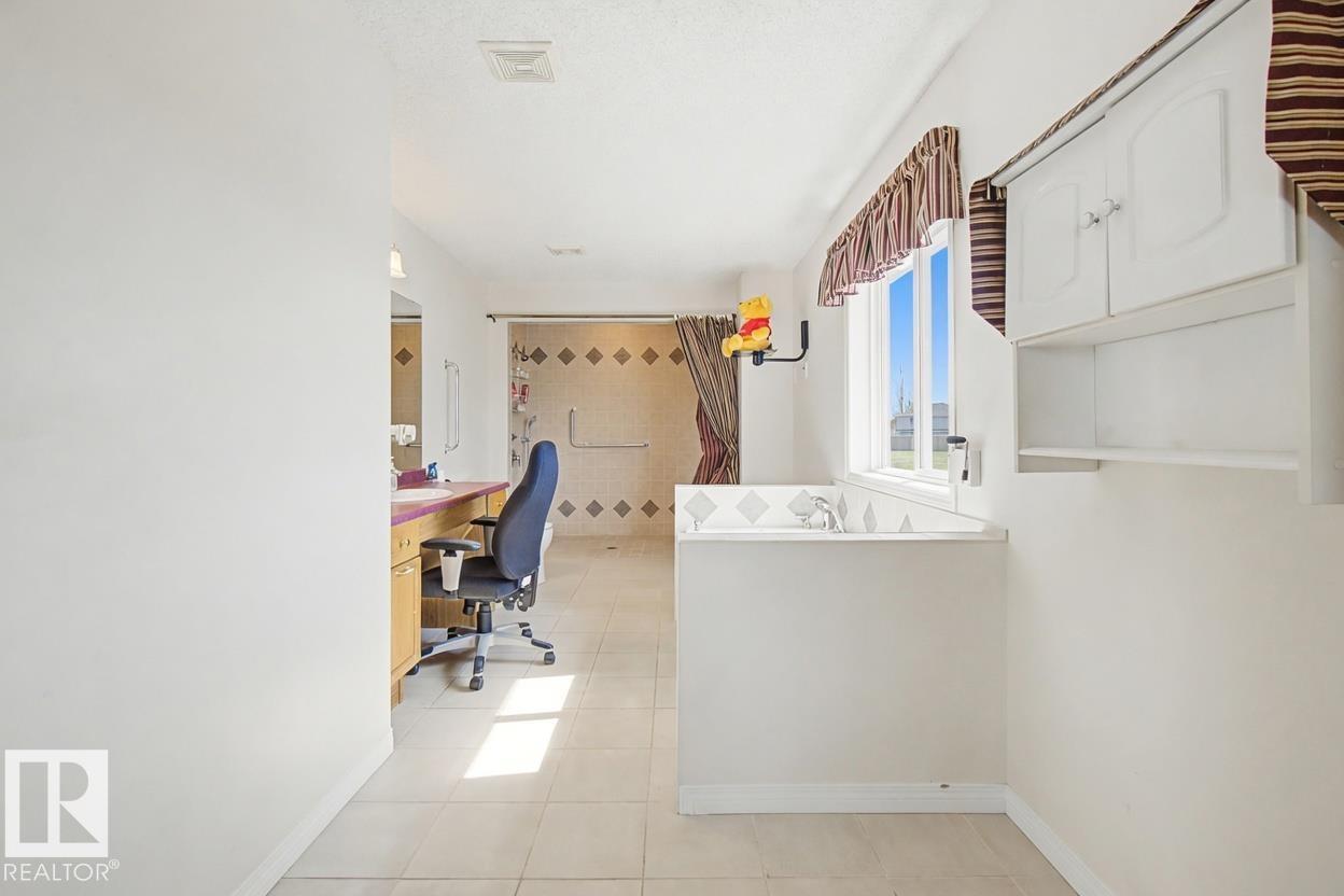 3203 23 ST NW - 45