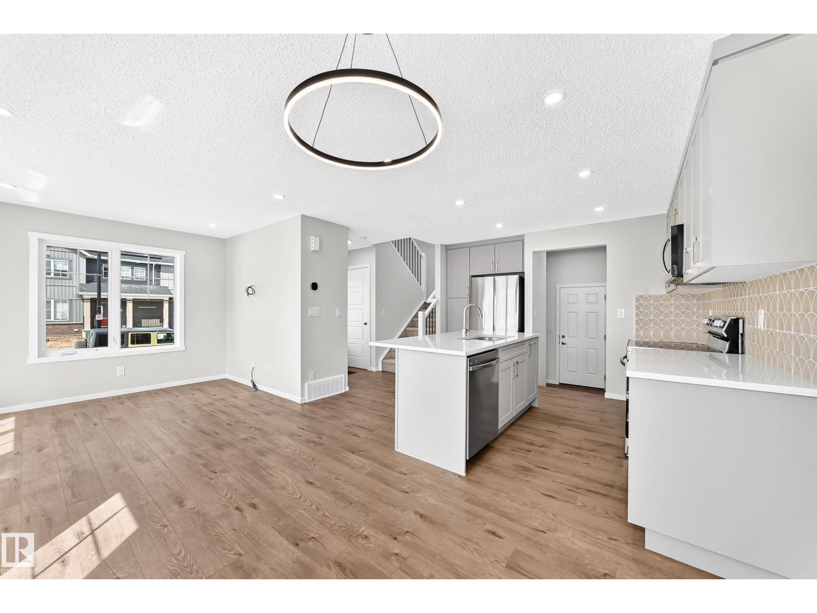 1061 Wolf Willow WY - 17