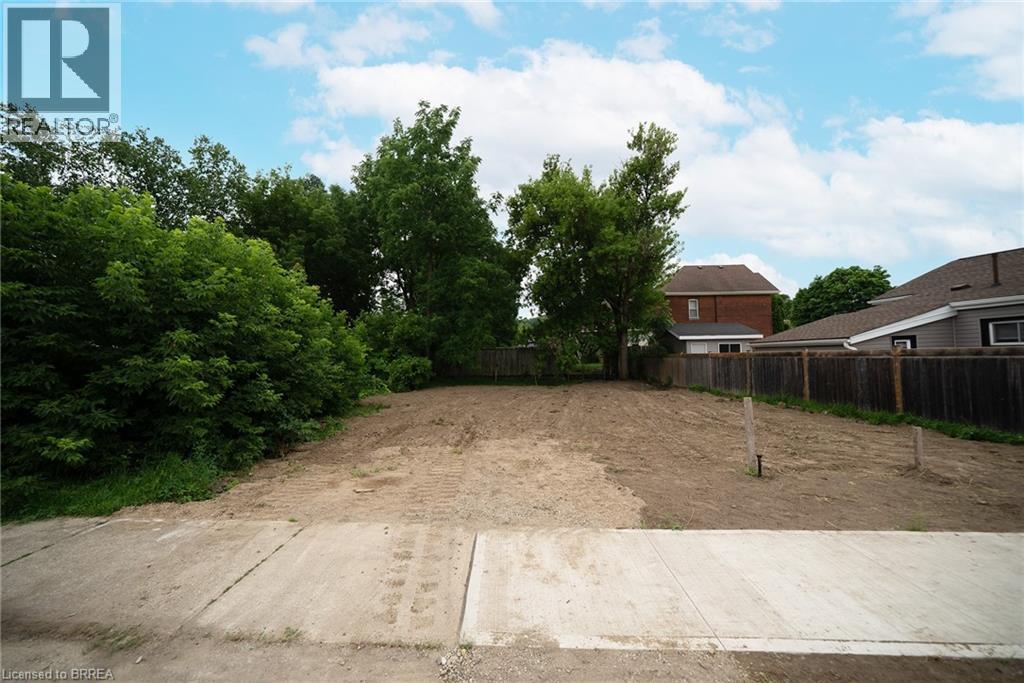 145 CATHARINE Avenue, Brantford — photo 2