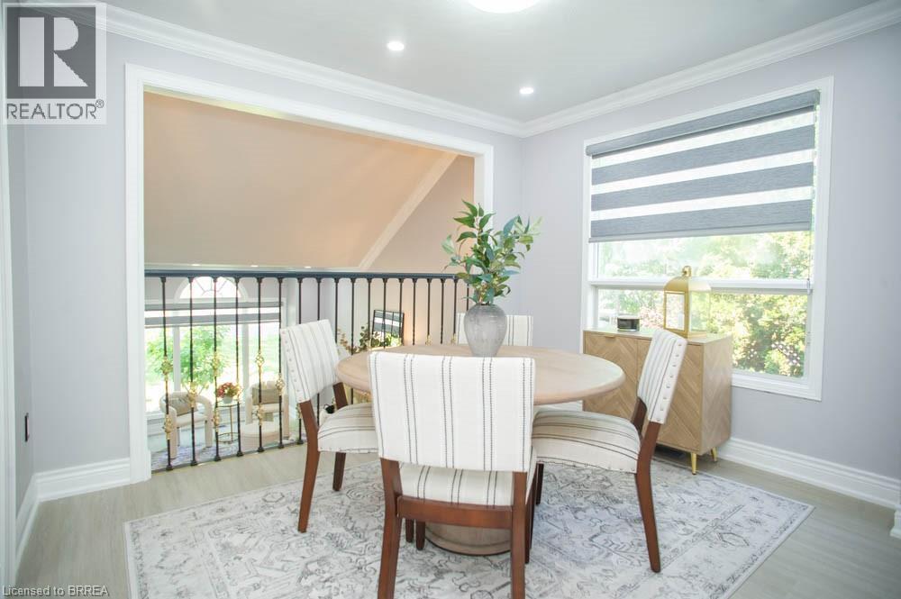 61 LESLIE Avenue - 10