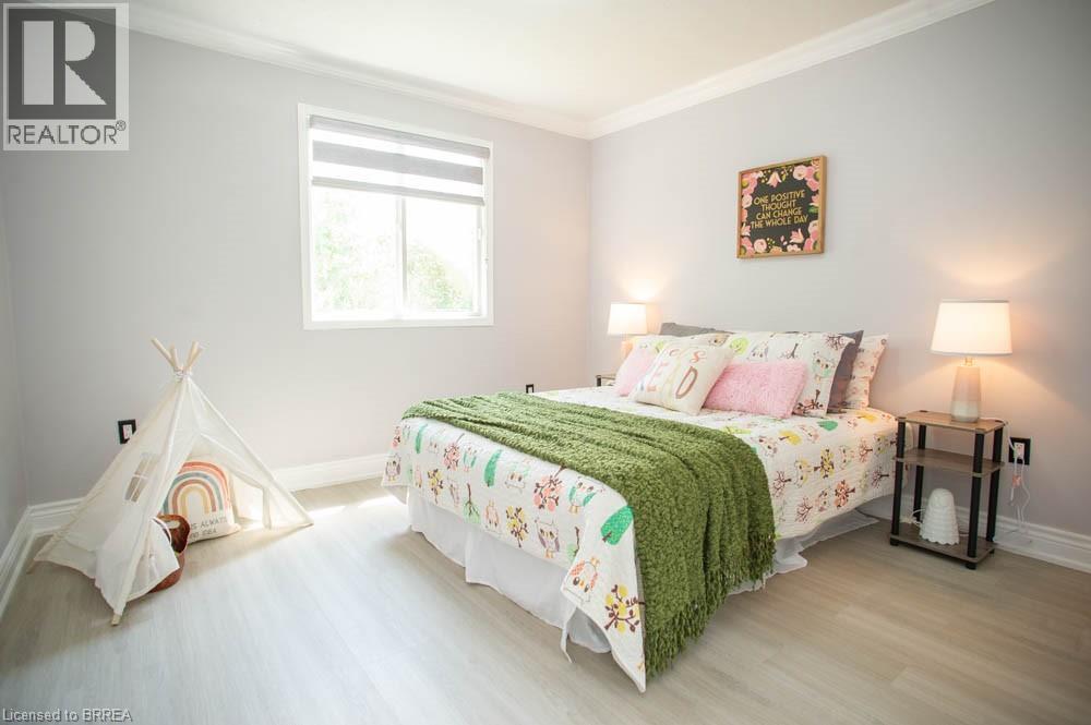 61 LESLIE Avenue - 19