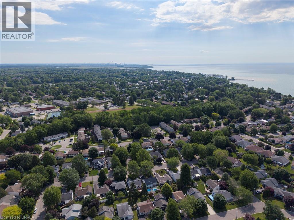 61 LESLIE Avenue - 39