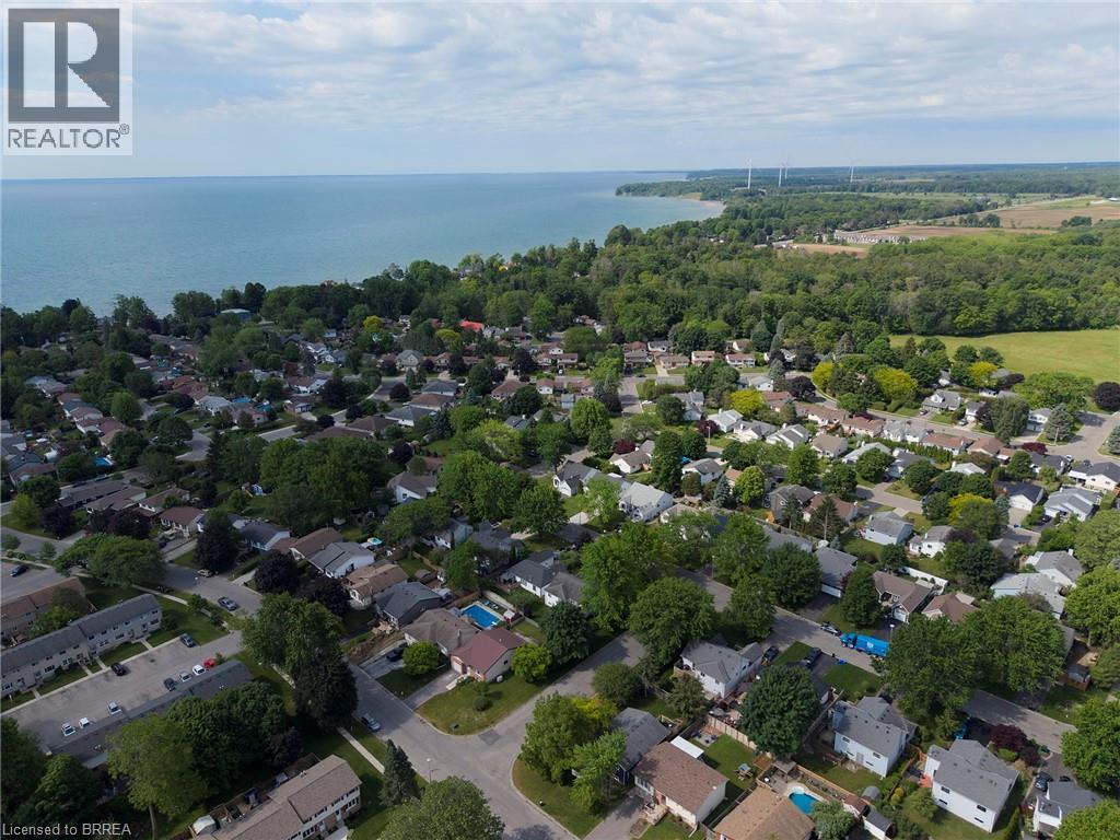 61 LESLIE Avenue - 42