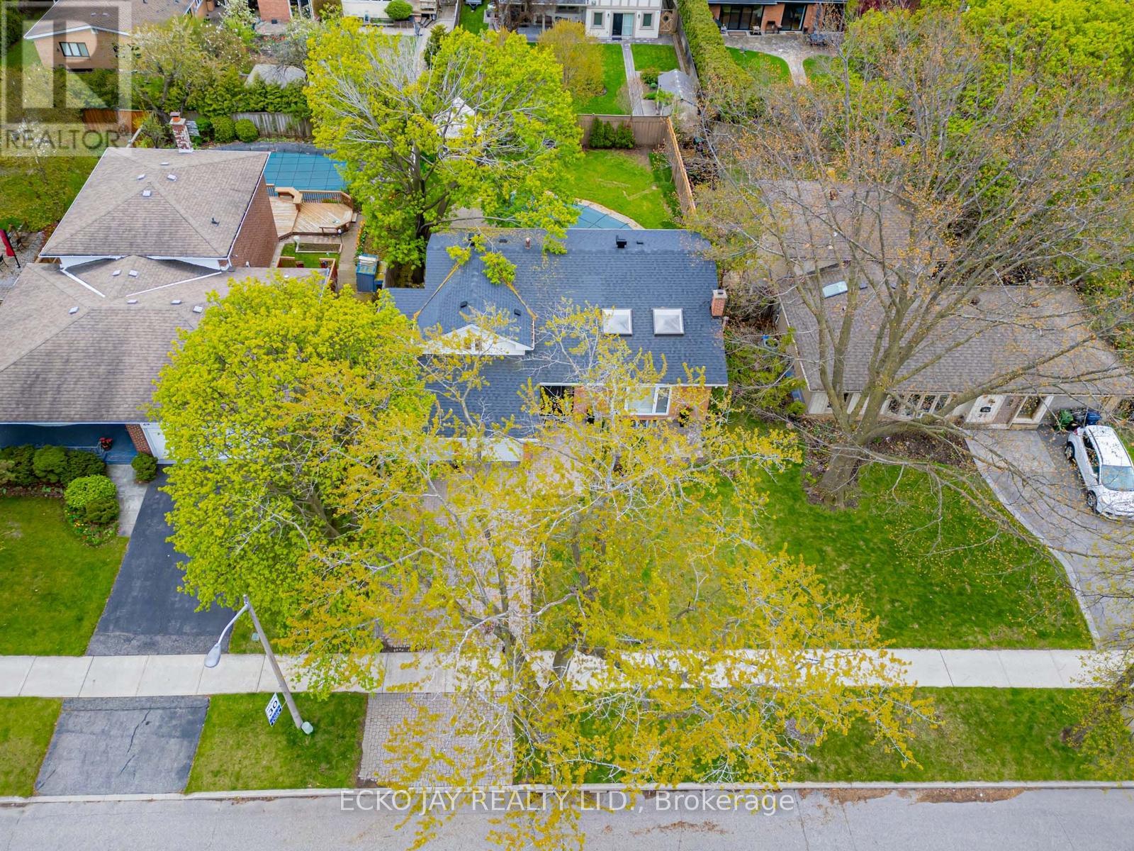 27 SILKWOOD CRESCENT - 39