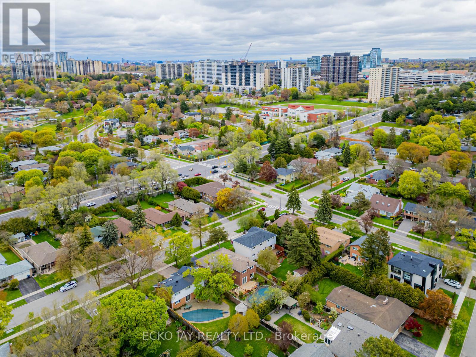 27 SILKWOOD CRESCENT - 44