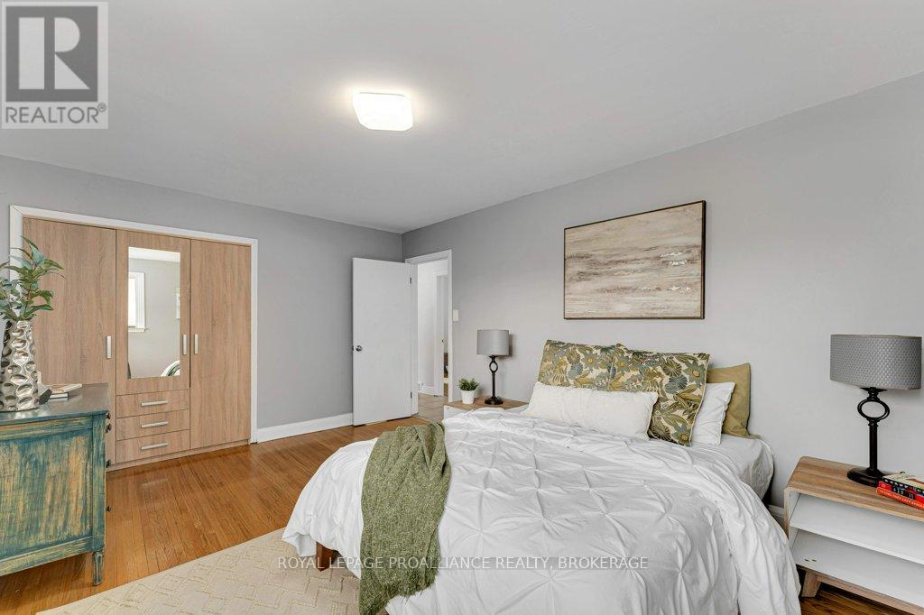 168 AVENUE ROAD - 25