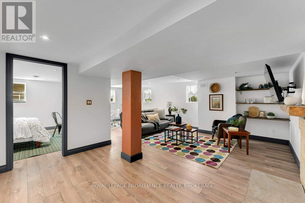 168 AVENUE ROAD - 34