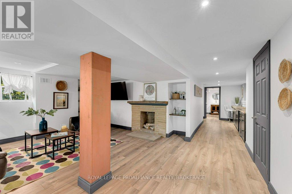 168 AVENUE ROAD - 35