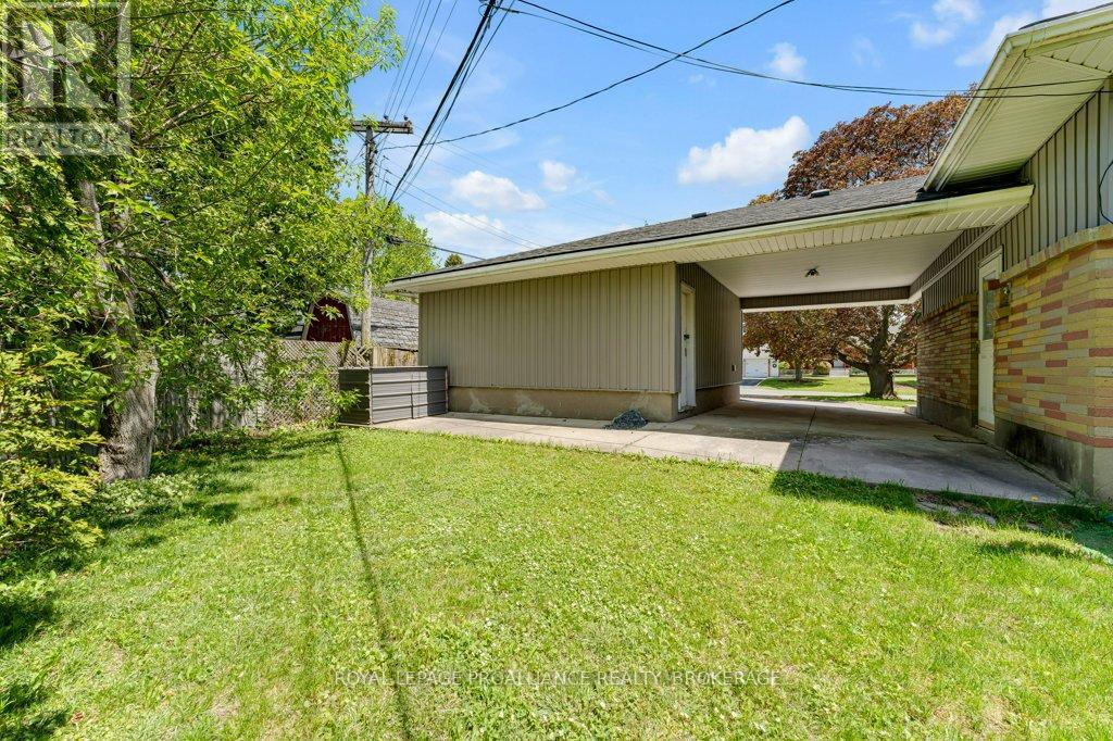 168 AVENUE ROAD - 46