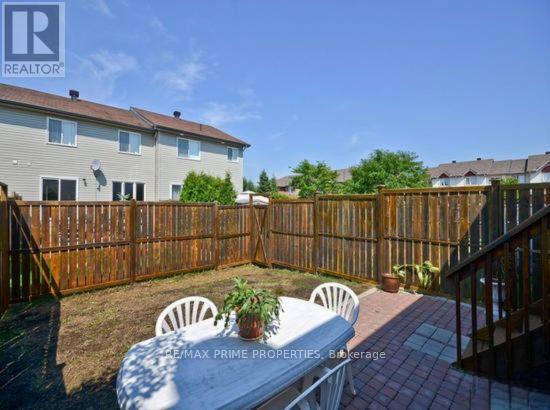 246 DUNTROON CIRCLE, Ottawa. Luxury613. By Peter Sagos - Image 2