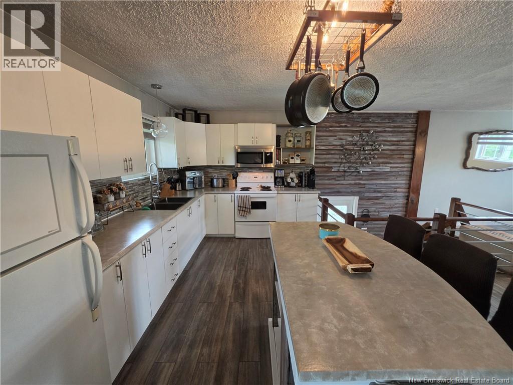 4333 Nicholas-Denys Road - 22