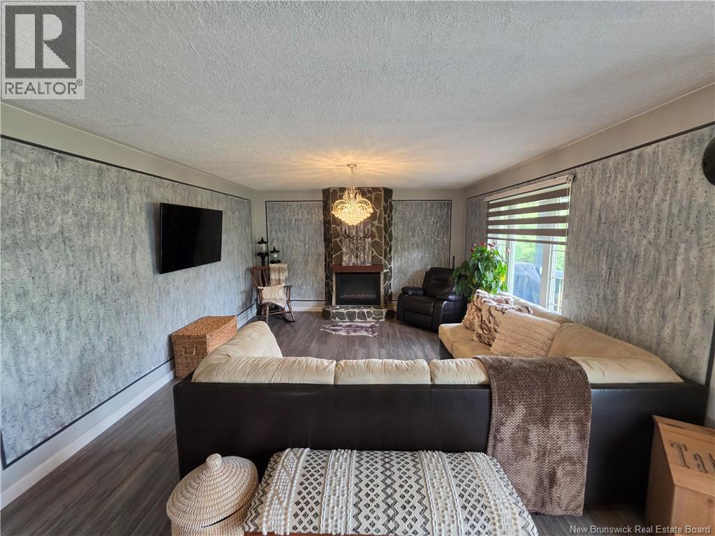 4333 Nicholas-Denys Road - 28