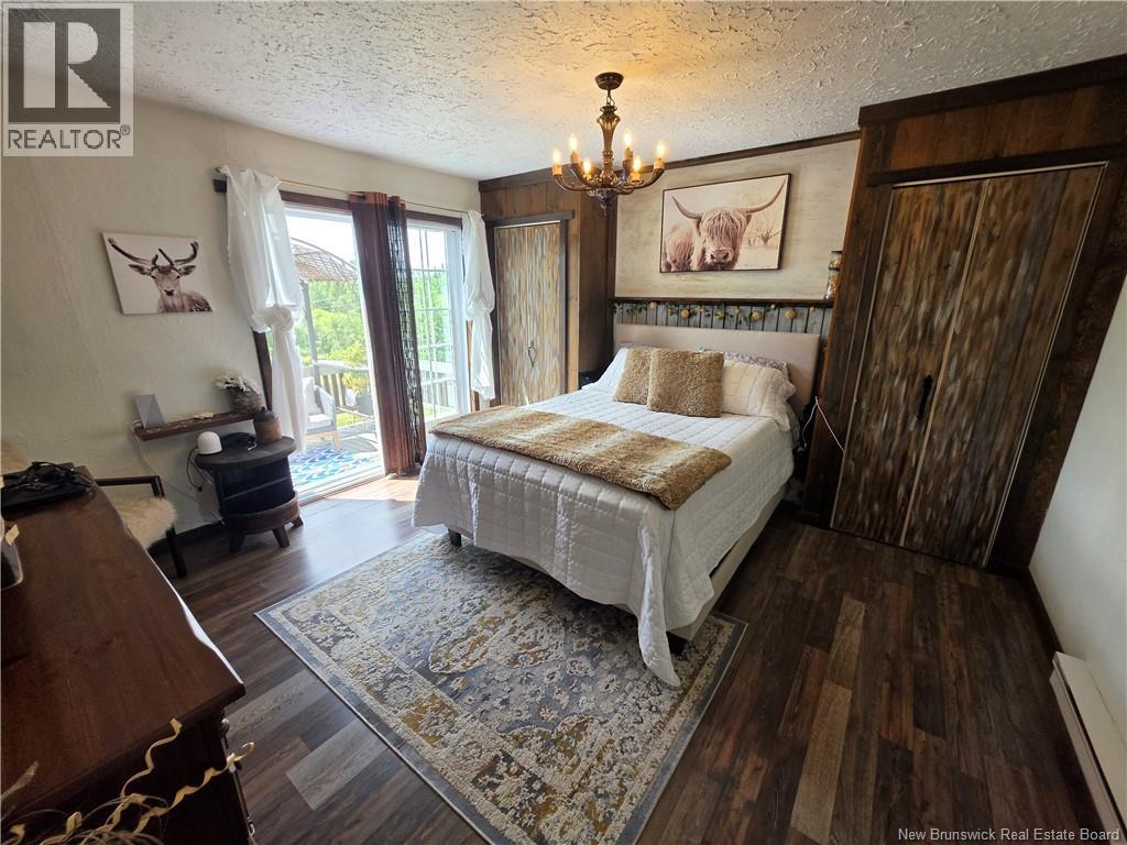 4333 Nicholas-Denys Road - 32