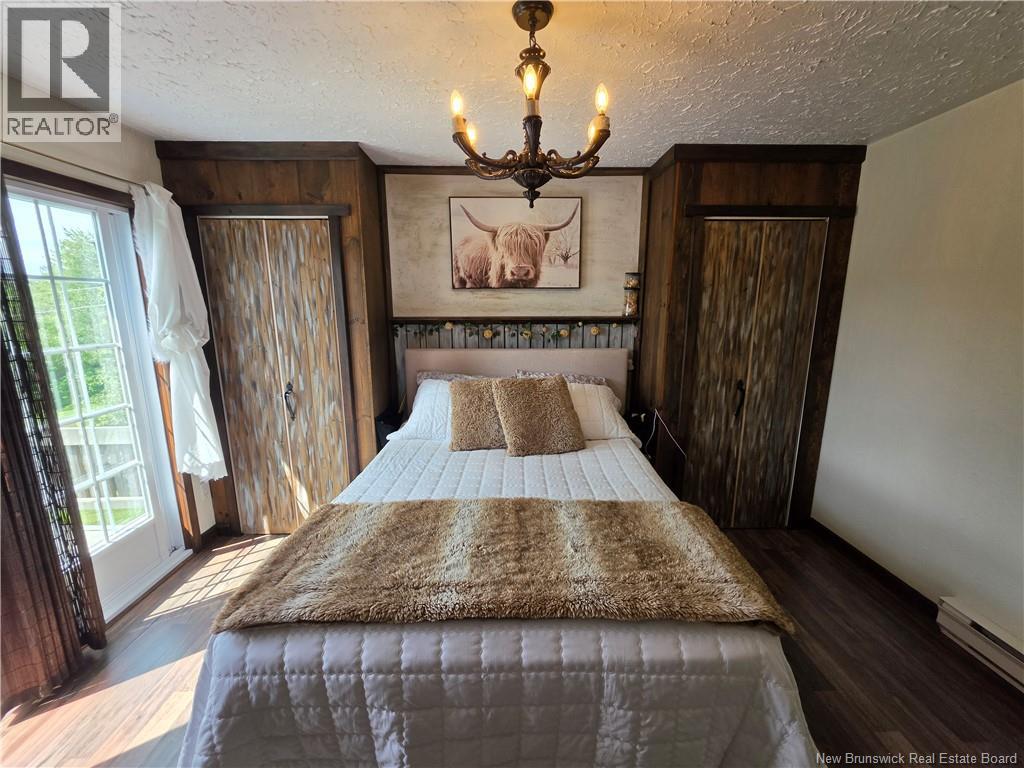 4333 Nicholas-Denys Road - 33