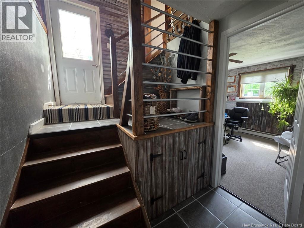 4333 Nicholas-Denys Road - 38