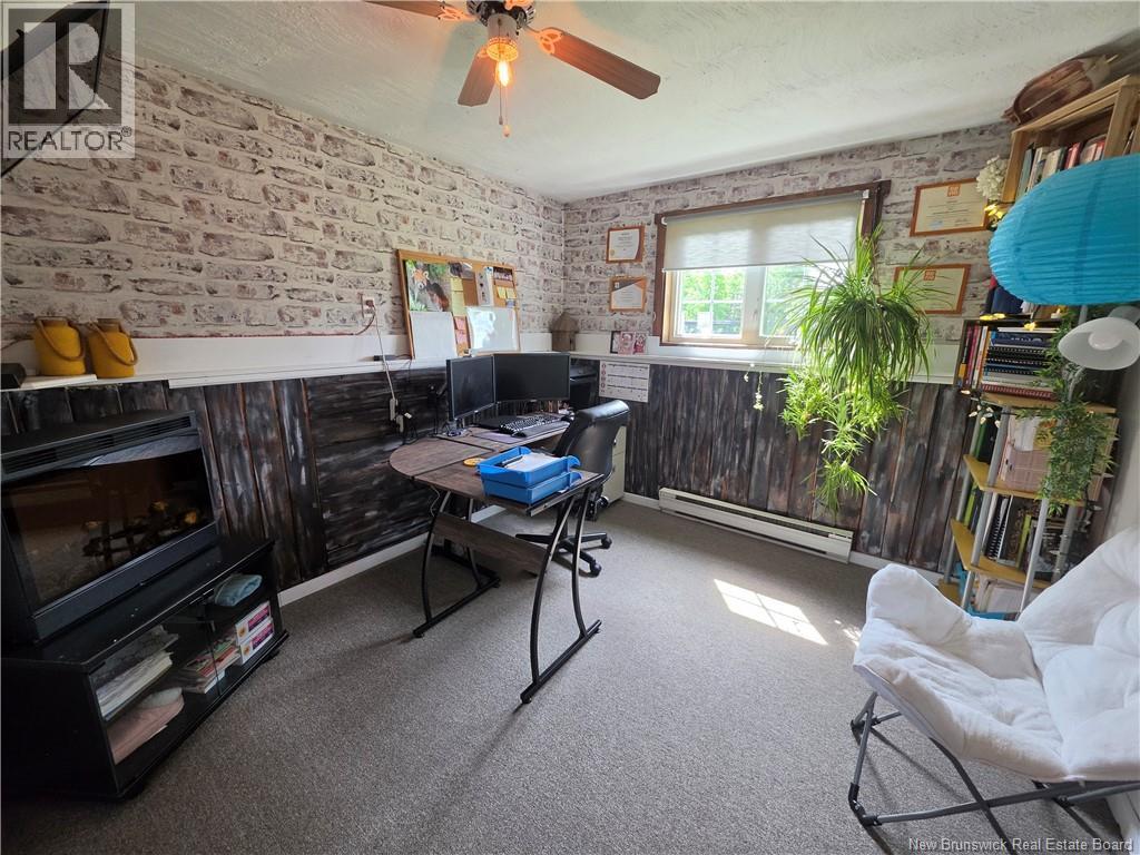 4333 Nicholas-Denys Road - 40