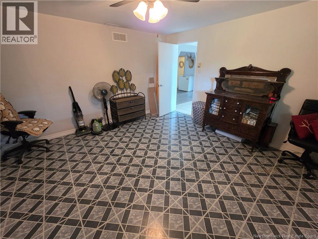 4333 Nicholas-Denys Road - 44