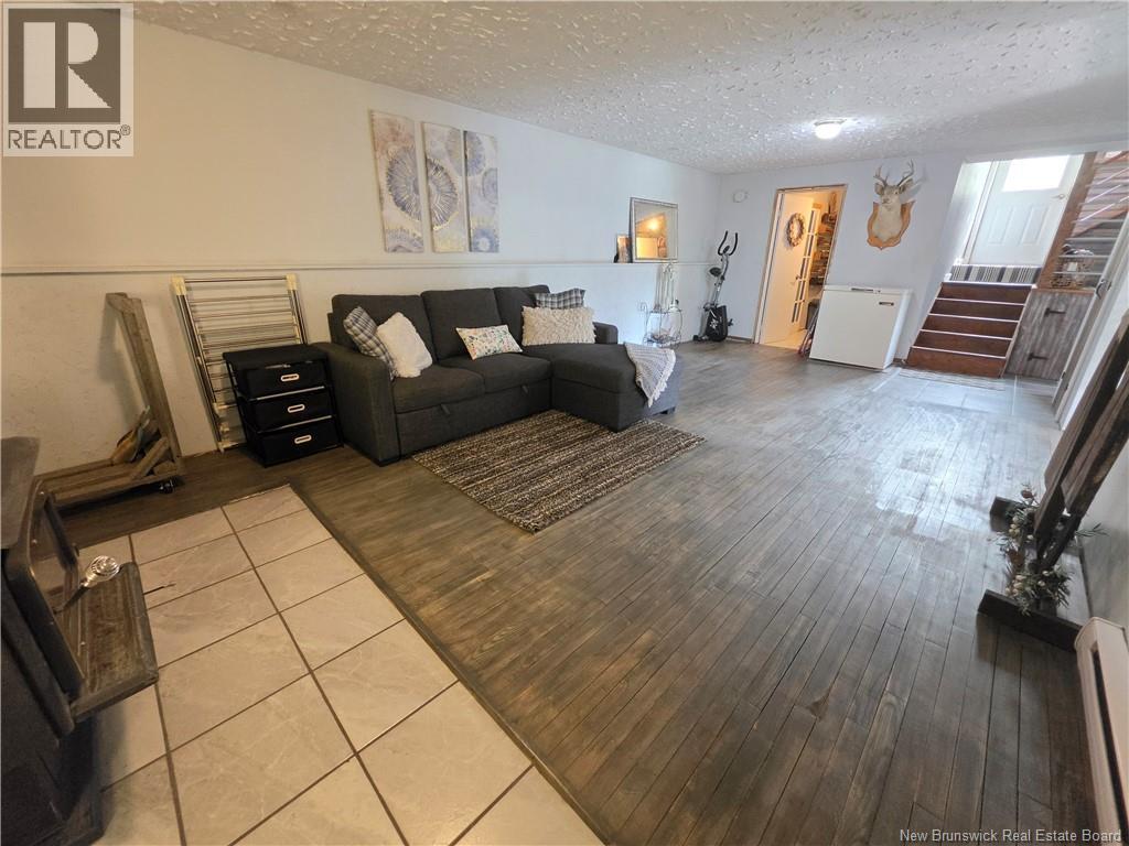 4333 Nicholas-Denys Road - 48