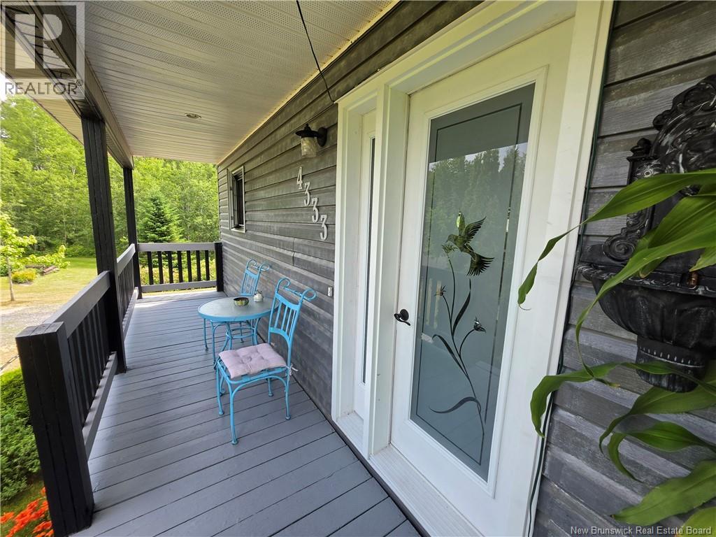4333 Nicholas-Denys Road - 5
