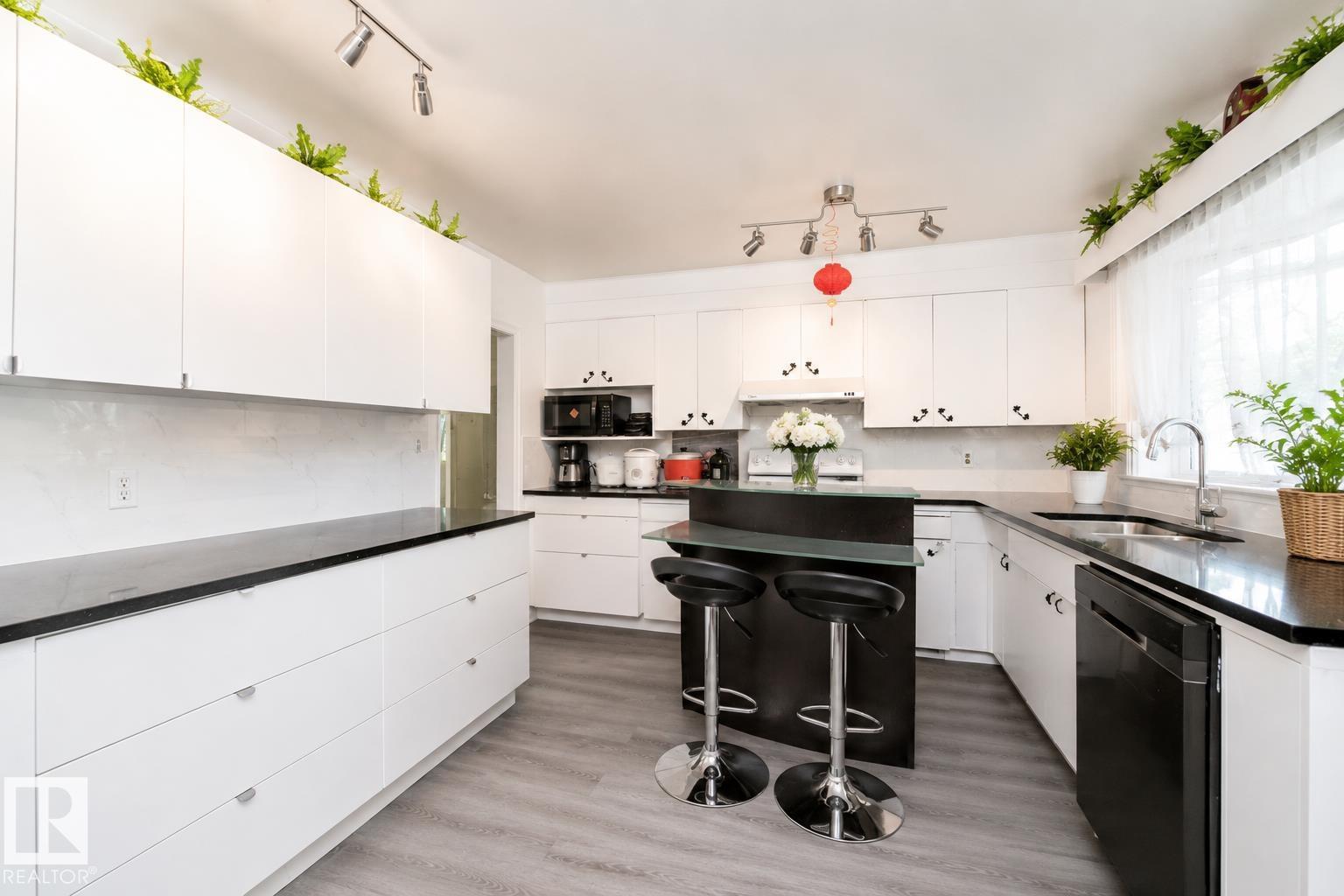 11539 40 AV NW - 7
