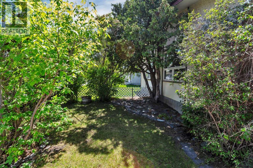 Listing photo – 5912 61 Avenue, Red Deer