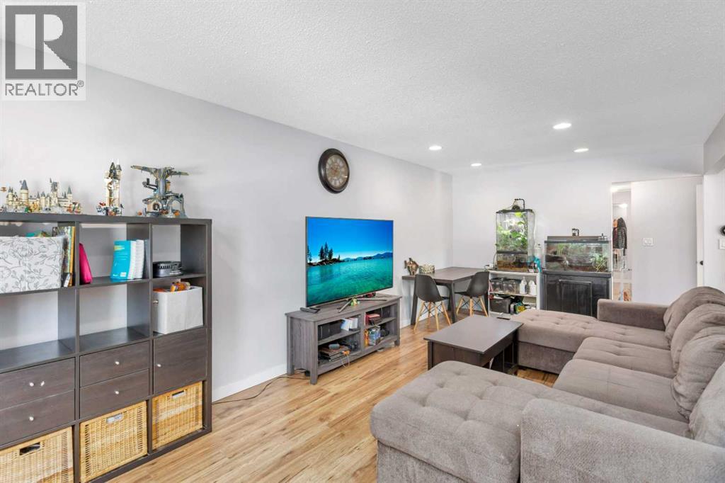 Listing photo – 5912 61 Avenue, Red Deer