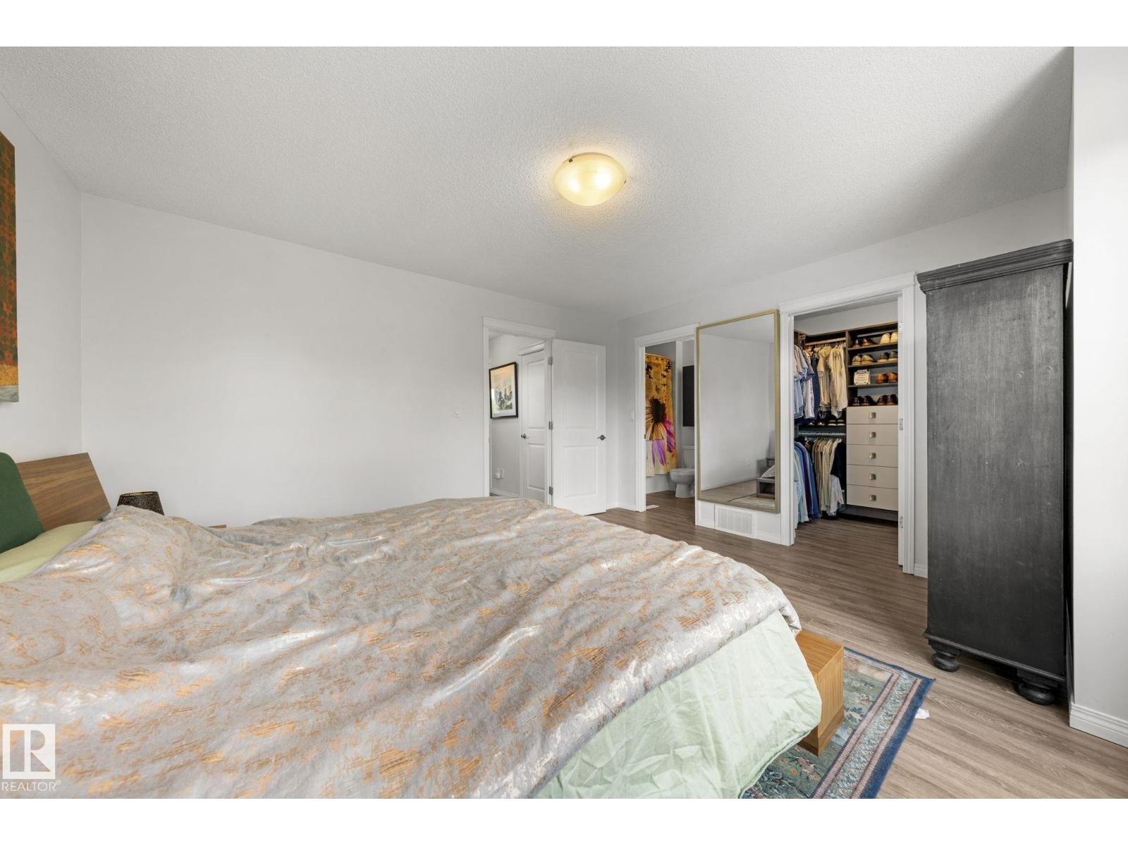 2028 74 ST SW - 32