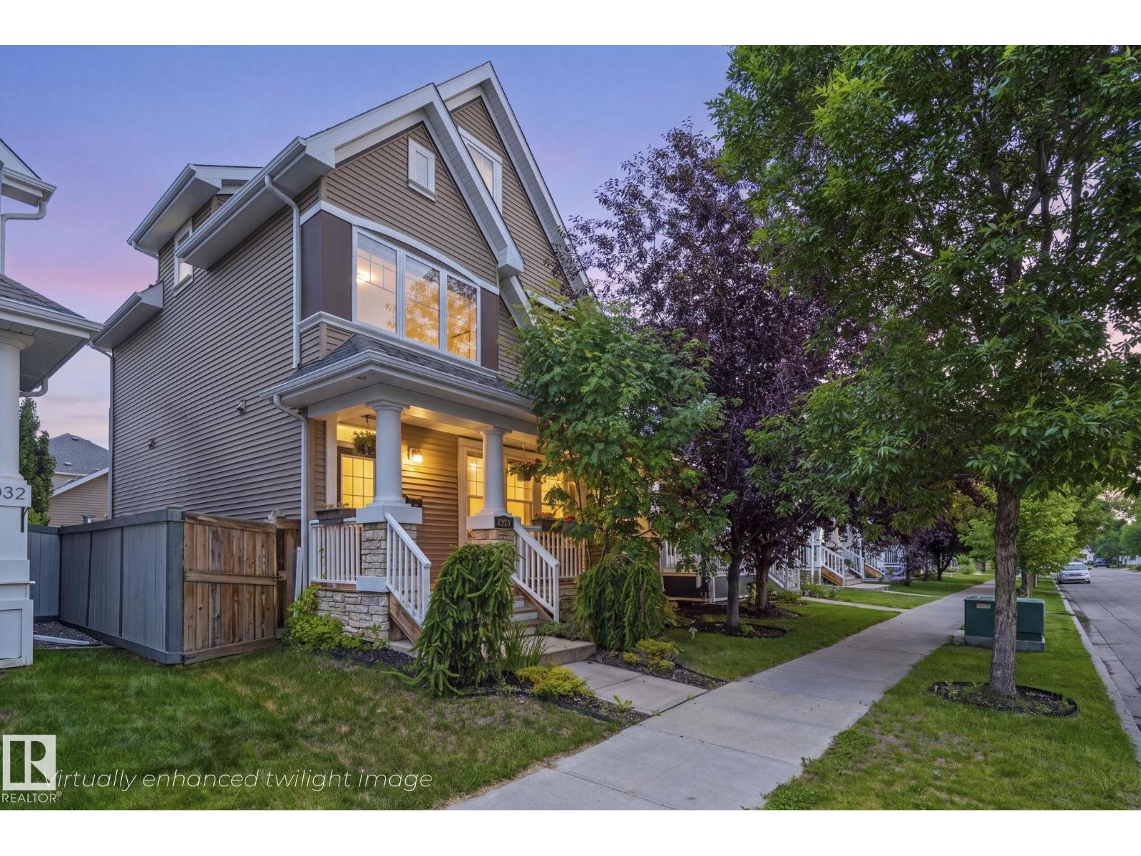 2028 74 ST SW - 2