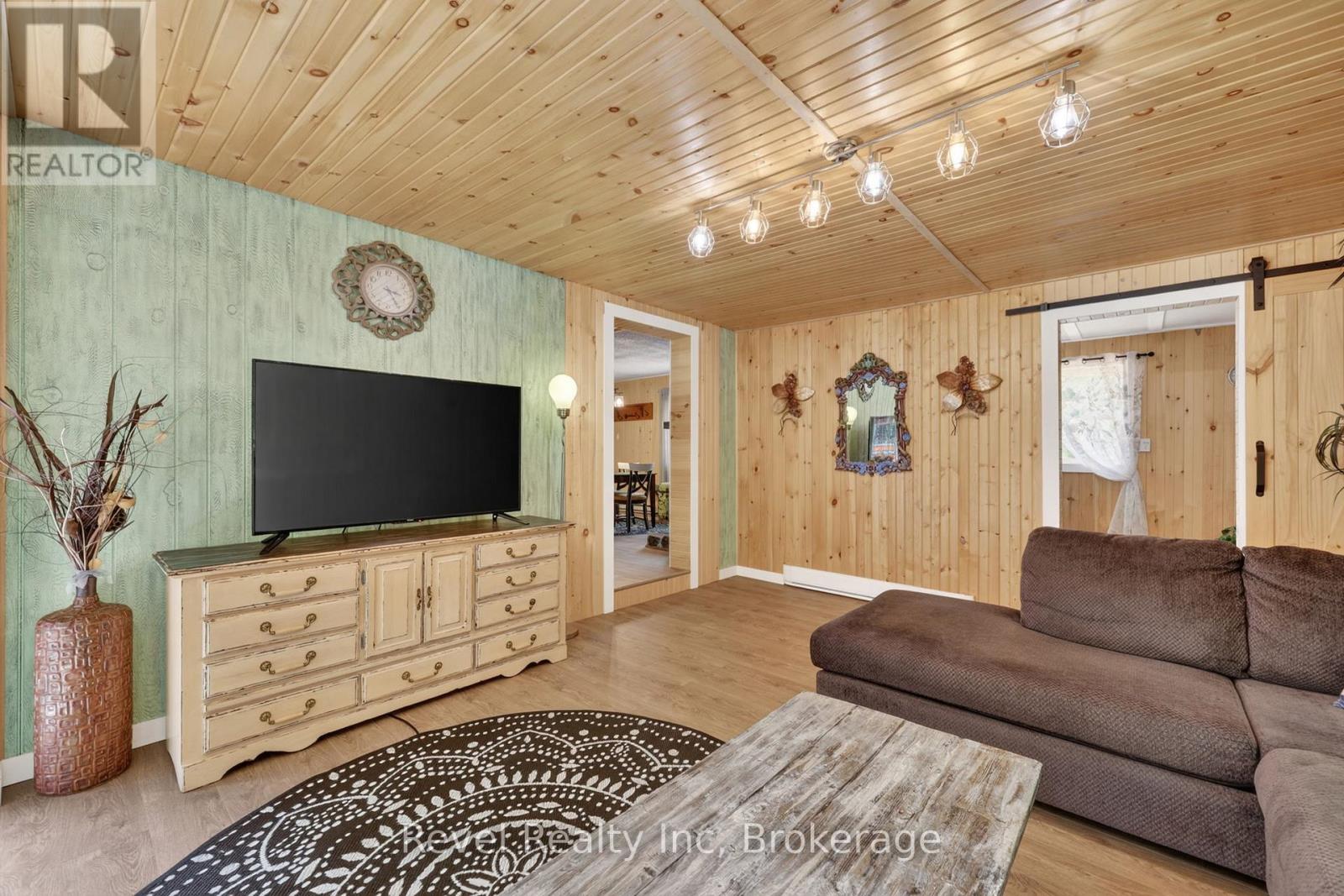 49 WOLFE TRAIL - 11