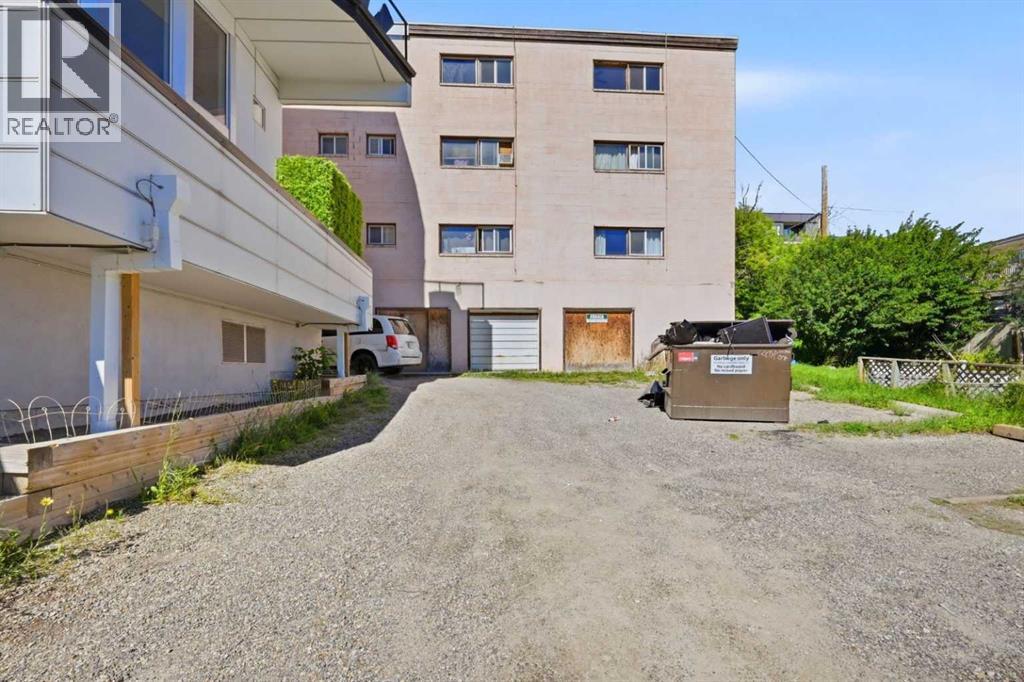 1812 26 Avenue SW - 26