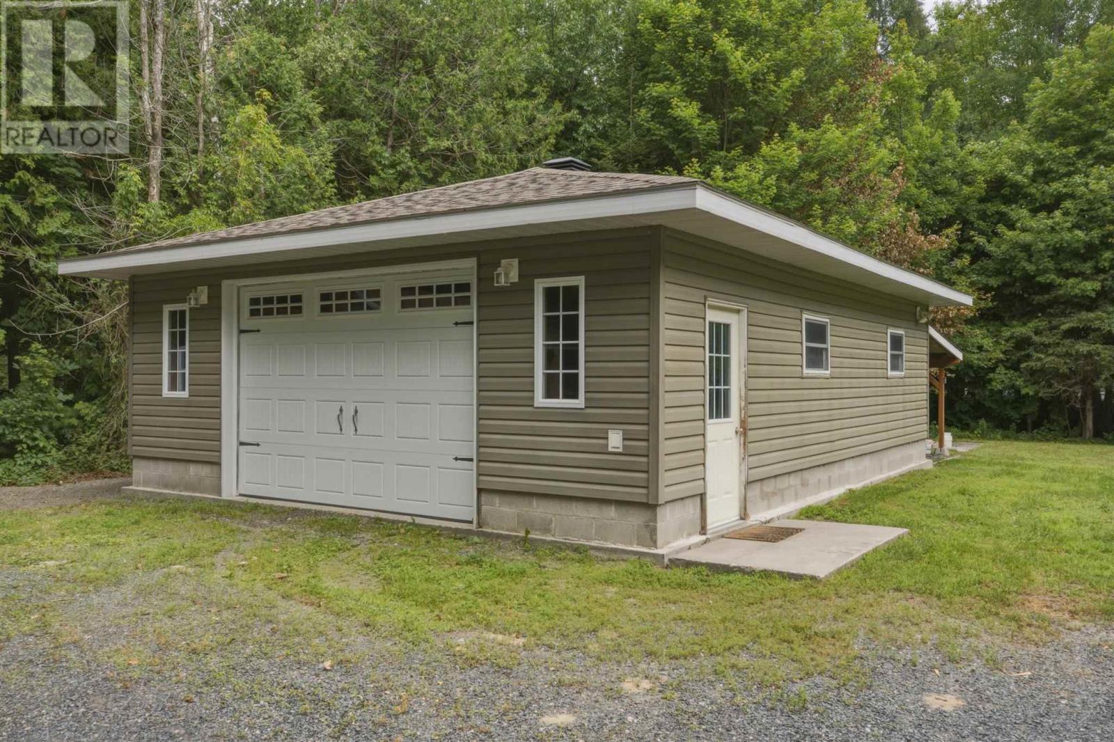 9 Marine DR - Image 30