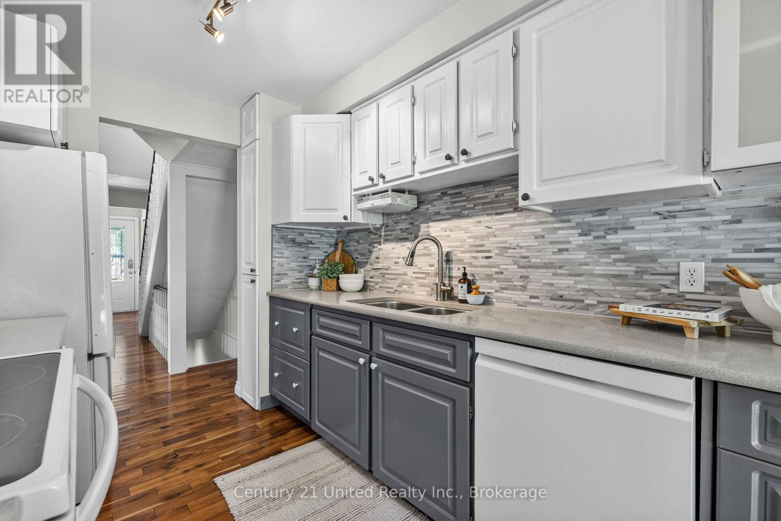 518 REYNOLDS STREET - 8