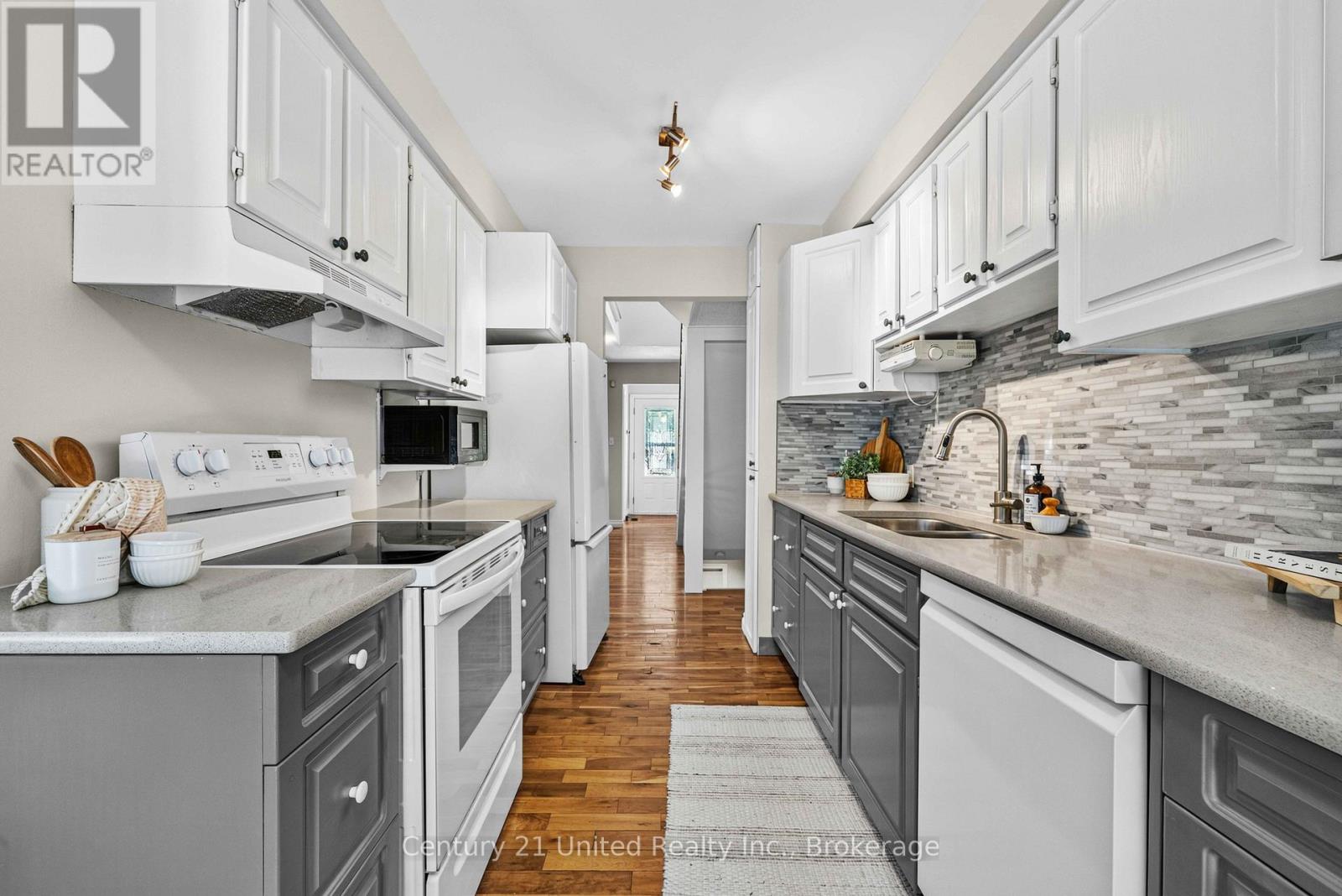 518 REYNOLDS STREET - 9