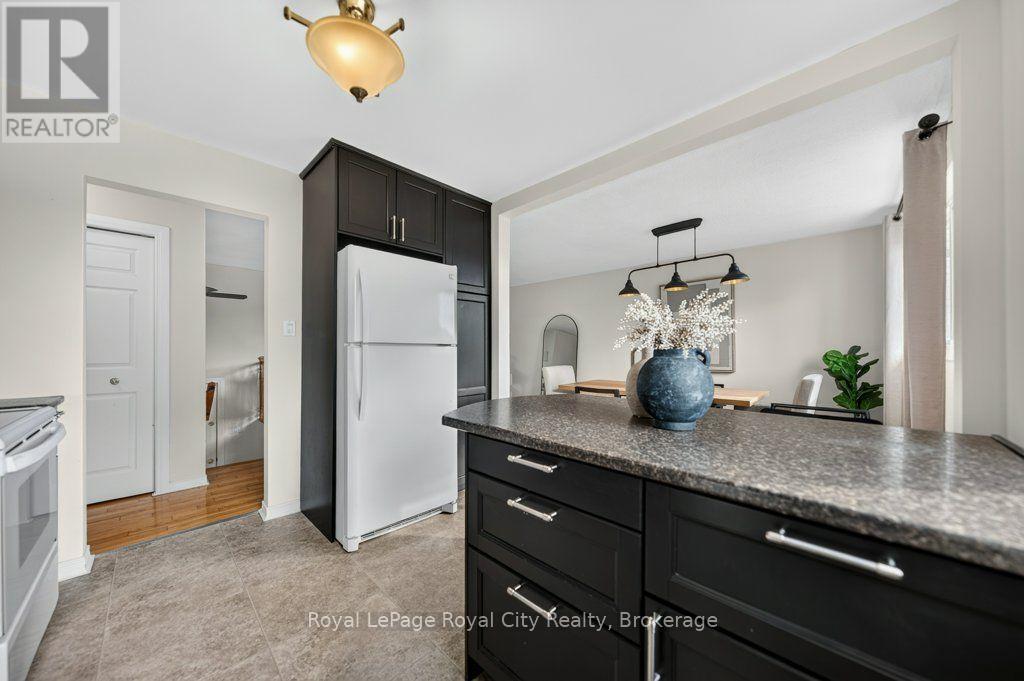 18 SPRINGDALE BOULEVARD - Image 18
