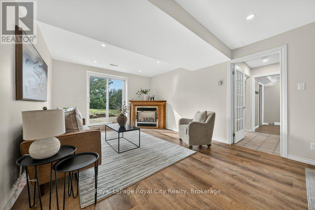18 SPRINGDALE BOULEVARD - Image 31