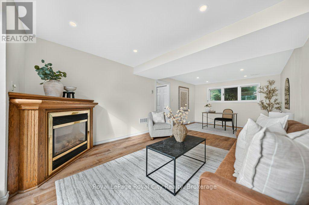 18 SPRINGDALE BOULEVARD - Image 33