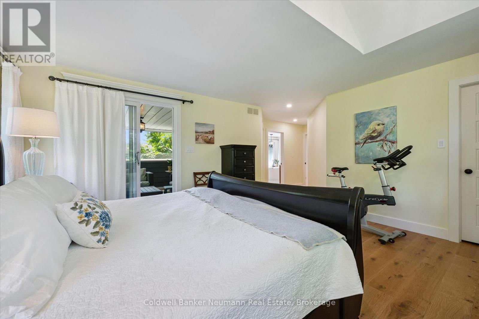 35 MONTICELLO CRESCENT - 23