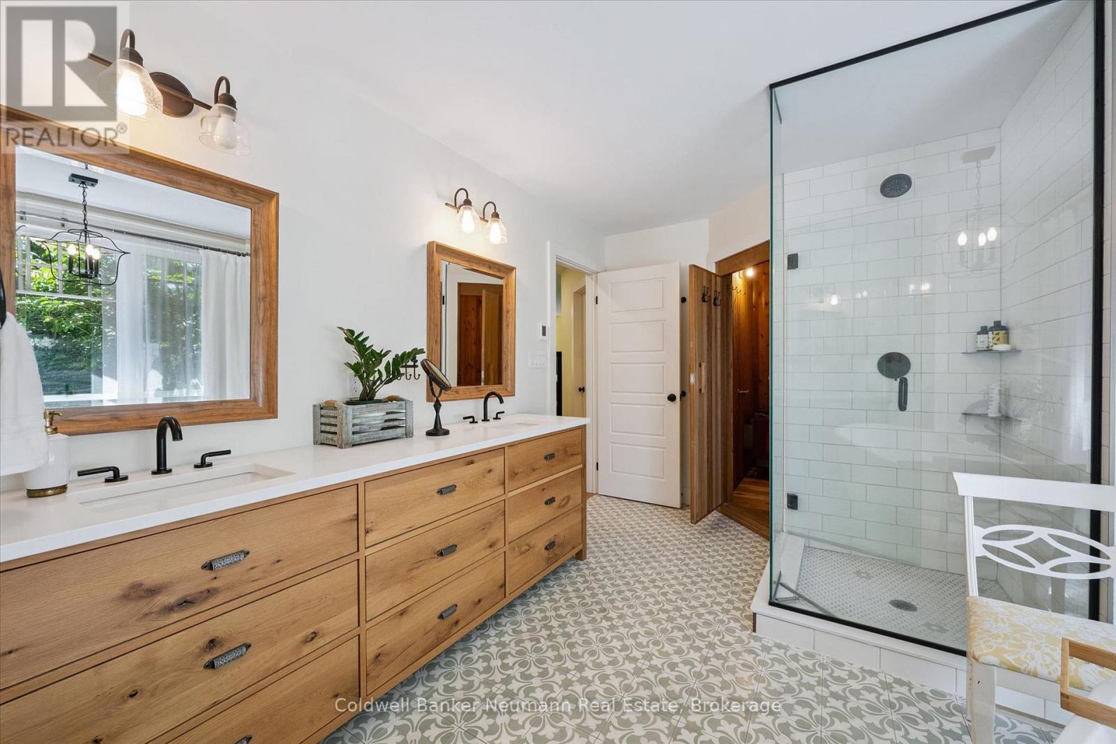 35 MONTICELLO CRESCENT - 24