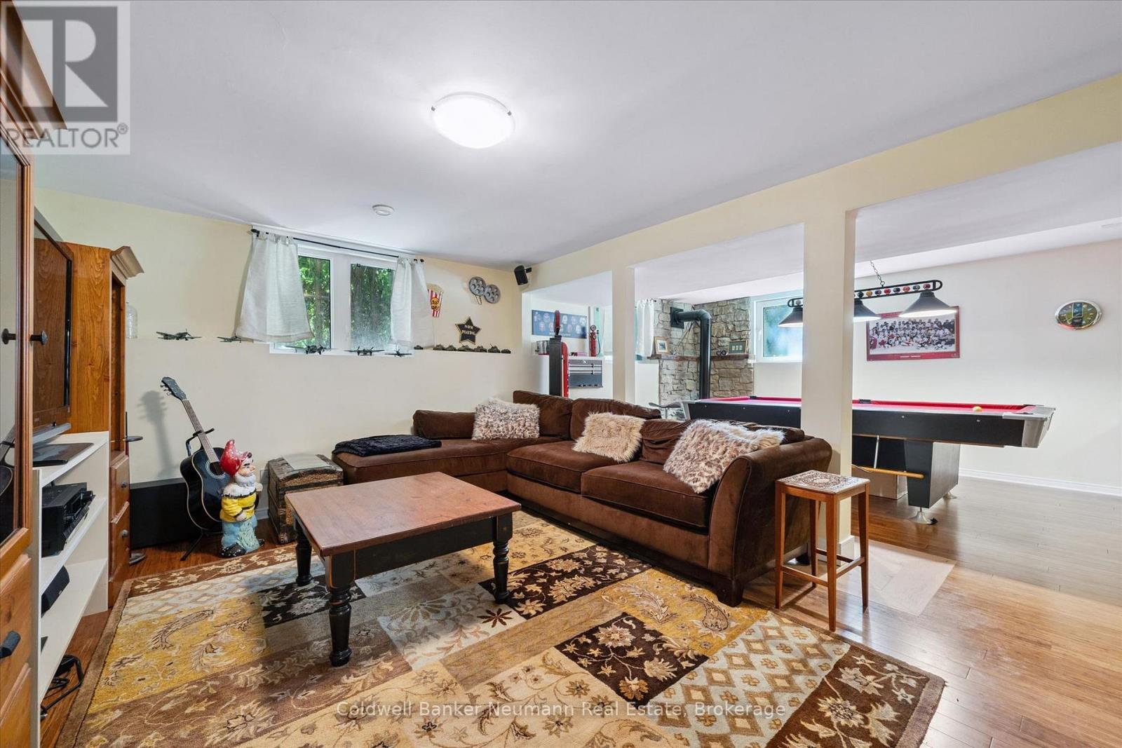 35 MONTICELLO CRESCENT - 32