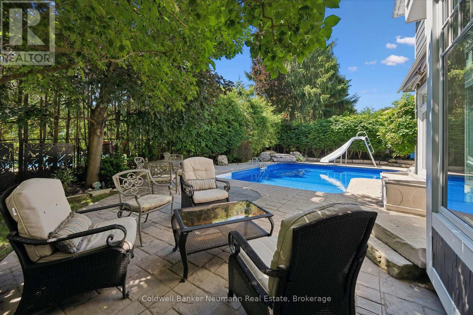 35 MONTICELLO CRESCENT - 40
