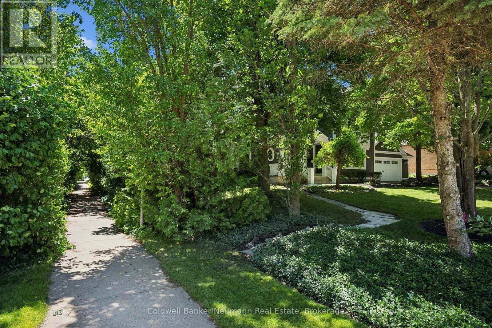 35 MONTICELLO CRESCENT - 43
