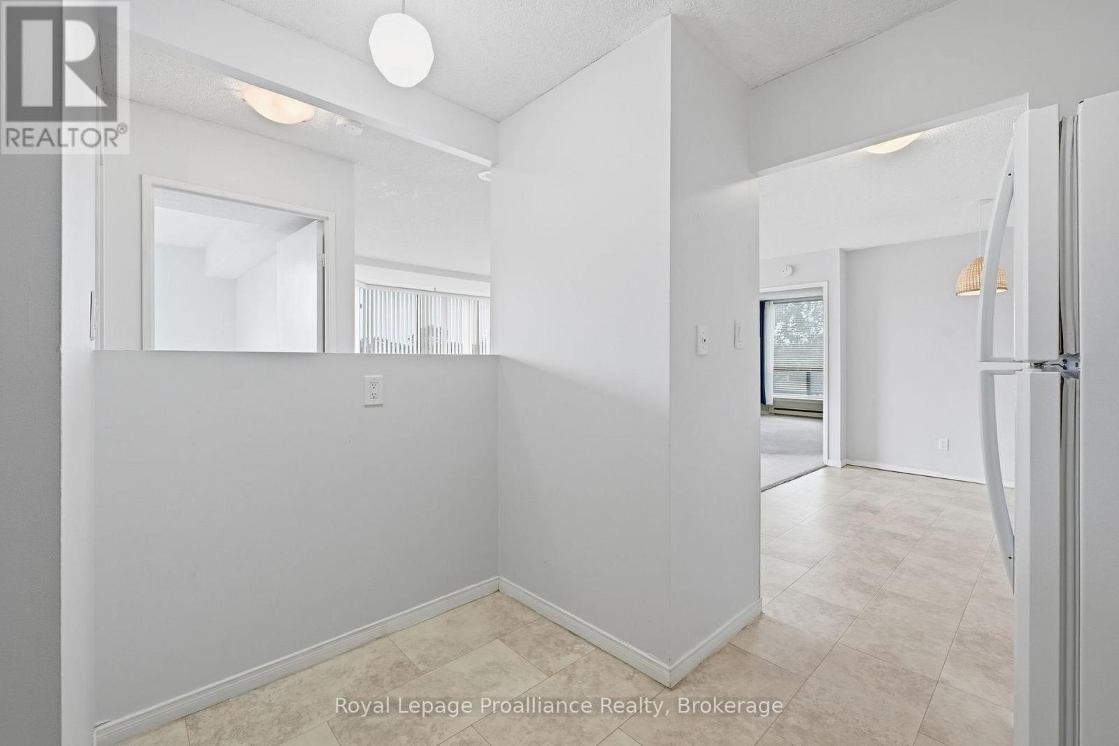 #302 344 FRONT STREET - 13